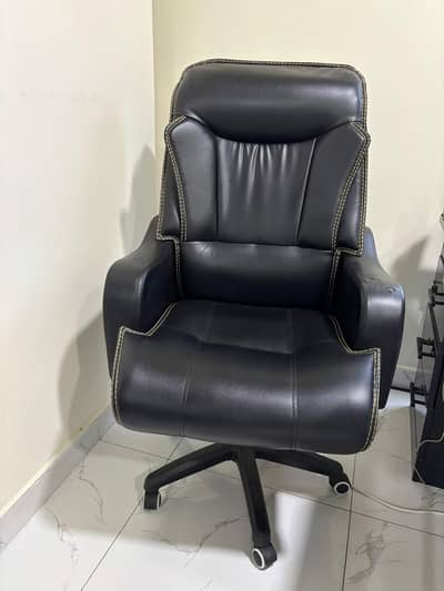 3 Executive Chairs | 2 Visitor Chairs | 1 Revolving Boss Chair