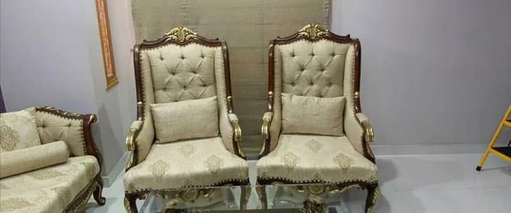 7 seaters sofa with center Table