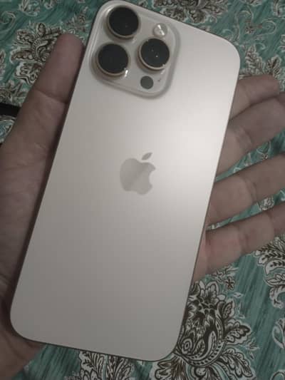 Apple iPhone 16 Pro Max