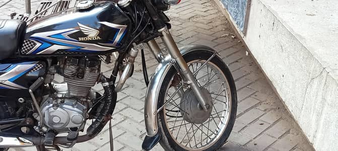 Honda CG 125 . . . New Tair New Tuob front Back 2016 Mail New Candhisan