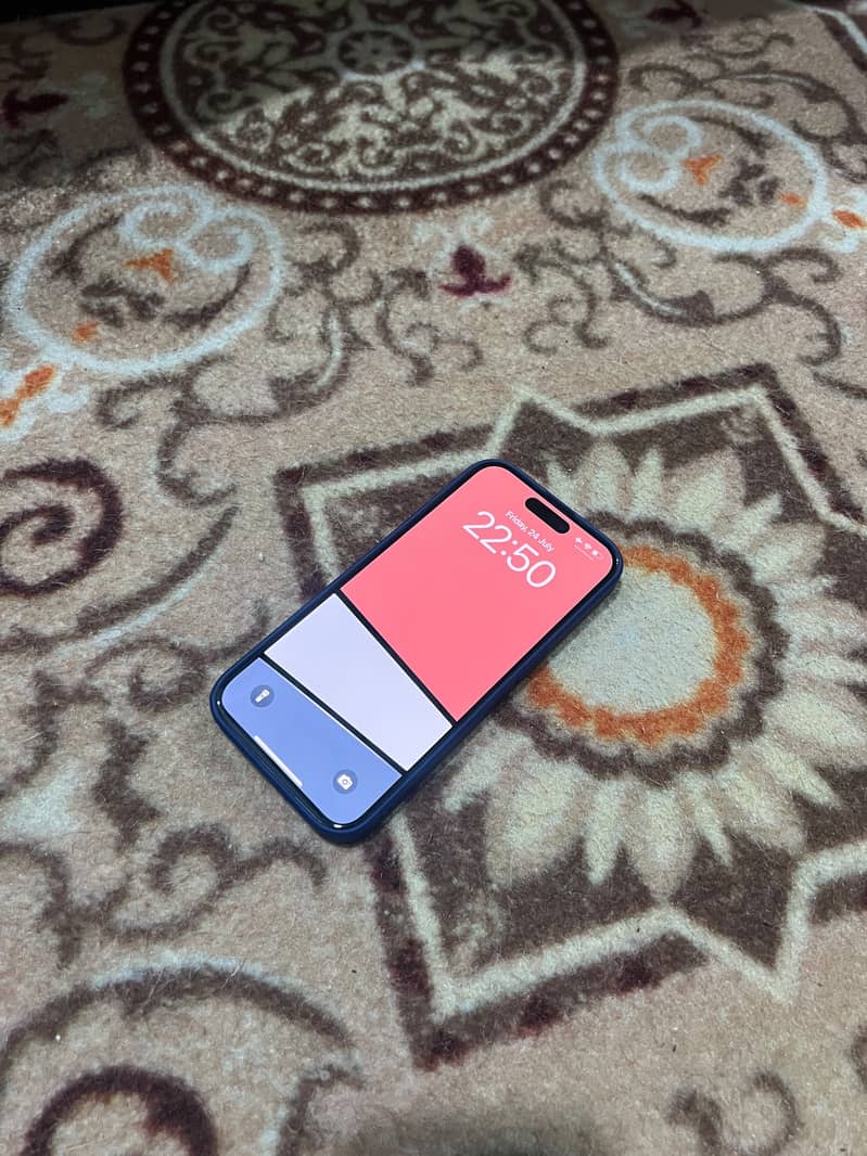 Apple iPhone 15 Pro 0