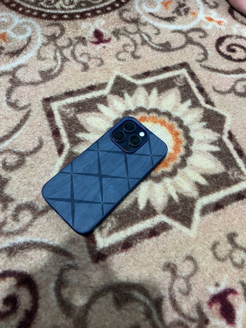 Apple iPhone 15 Pro 4