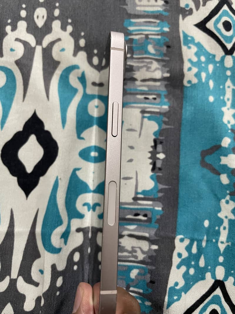 Apple iPhone 13 3