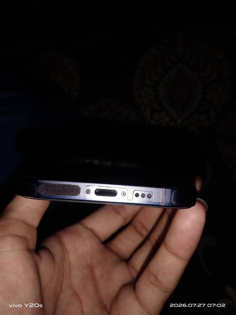 Apple iPhone 12 1