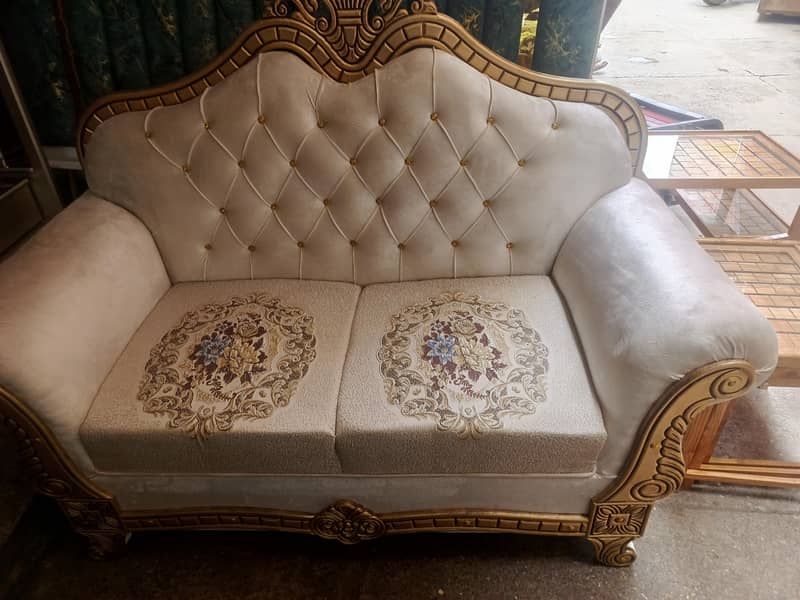 Crown Sofa 2