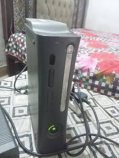 Xbox 360 500gb J-Tag with 2 wireless controller