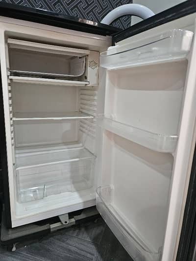 Single Door - Silver Color - 60 Litter