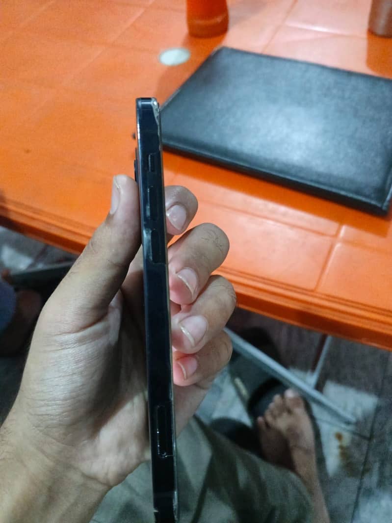 Apple iPhone 12 1