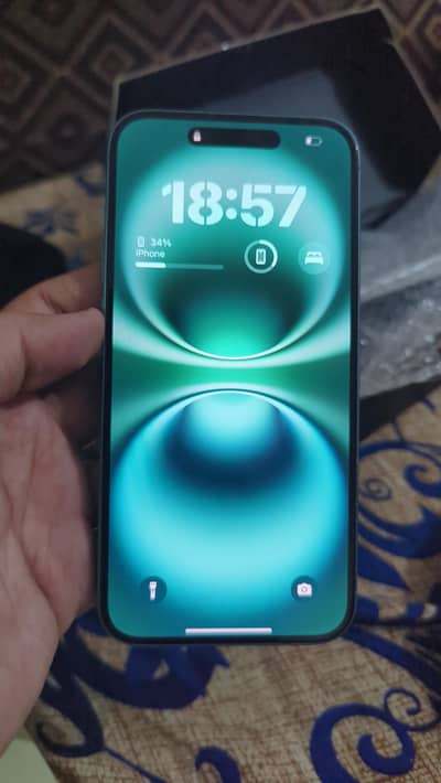 apple iphone 16 plus jv 128 100% health waterpack (back crack)