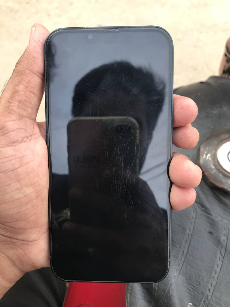 Apple iPhone 13 2
