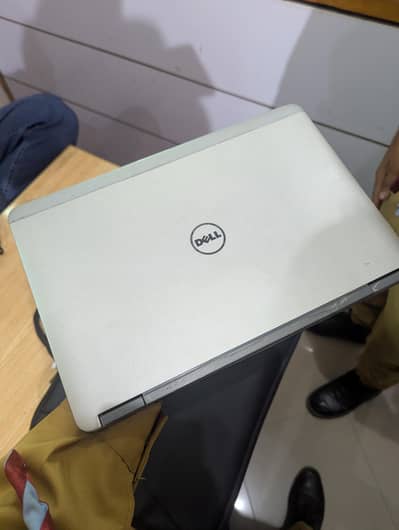 Dell Latitude Laptop (Intel Core i5 | 8GB RAM | 128GB SSD)