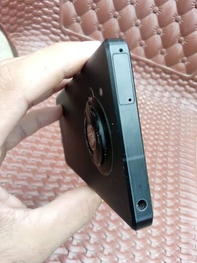 Sharp Aquos R7 12/256