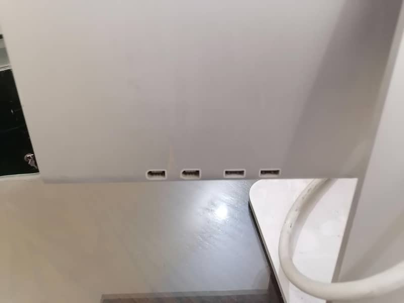 Apple lcd led 4