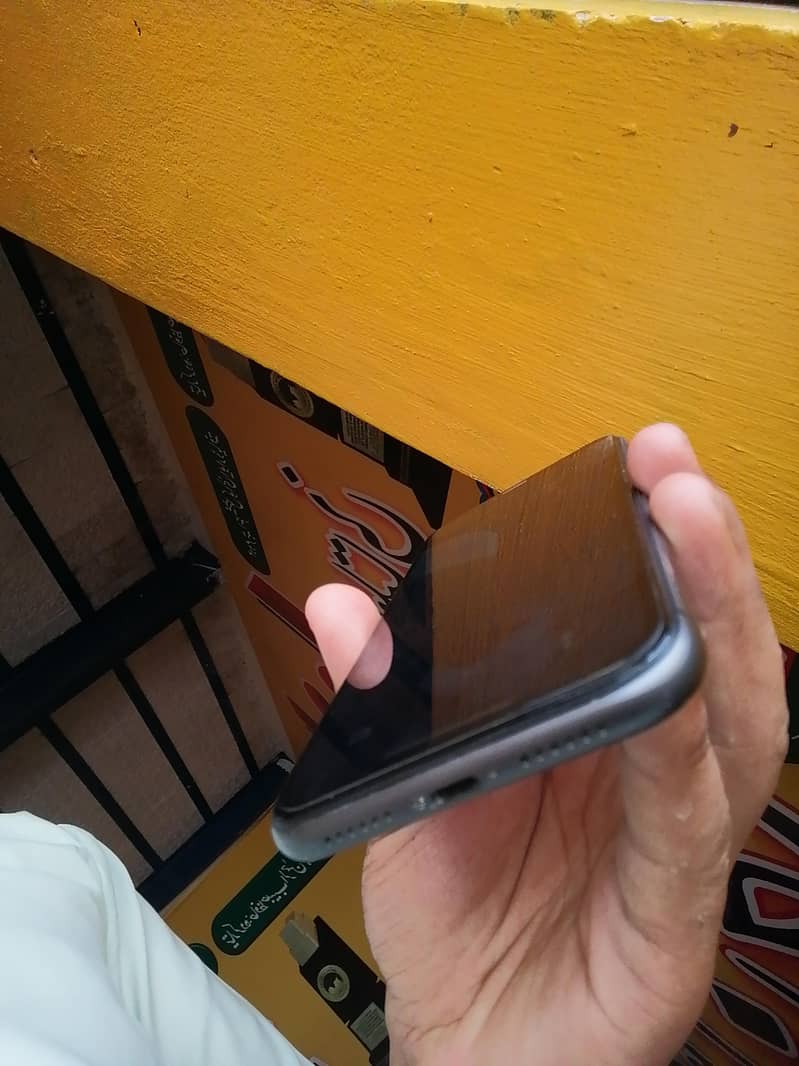 Apple iPhone 11 2