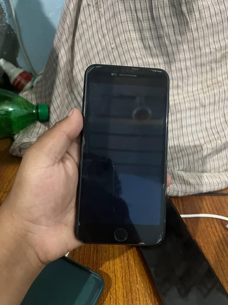 Apple iPhone 7 Plus 1
