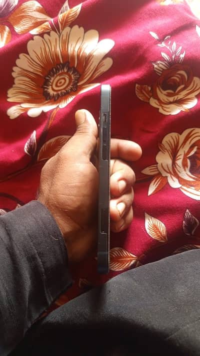 128 gb 8 months warranty battery health 100