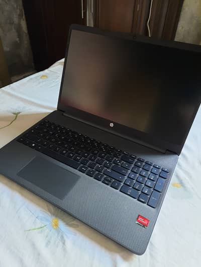 Hp laptop 15s-eq2055nf AMD Ryzwn 3, 5300U AMD Radeon  8gb ram, 256gb s