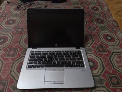 Hp Elitebook 725 g3 8 gb ram 256 ssd 1 gb graphic card AMD KA