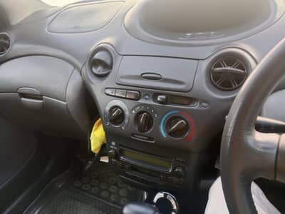 Toyota Vitz 2002