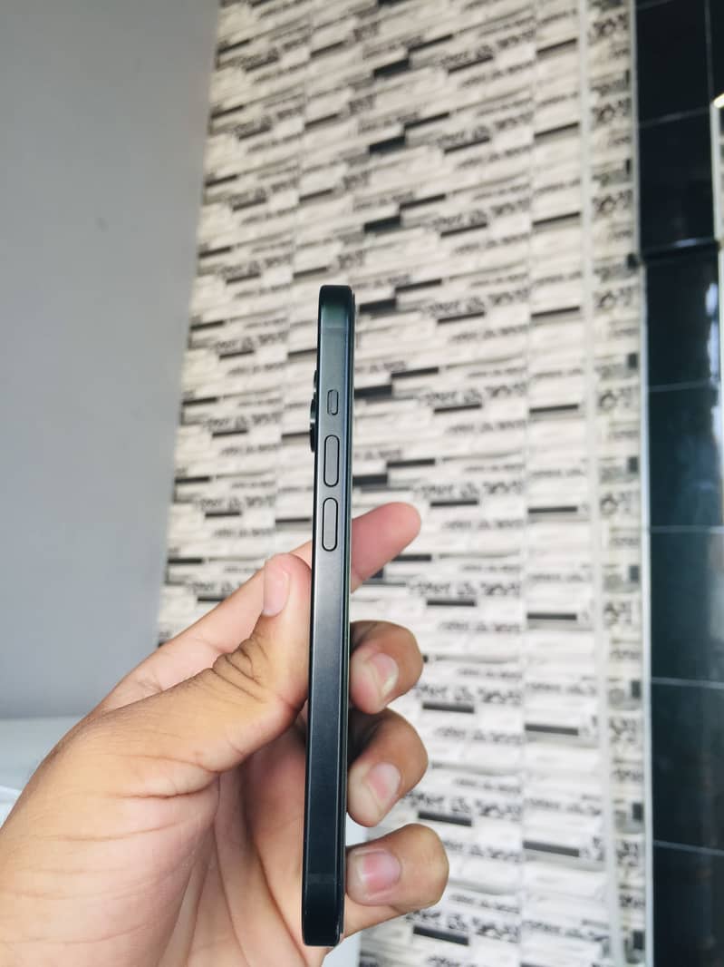 Apple iPhone 15 2