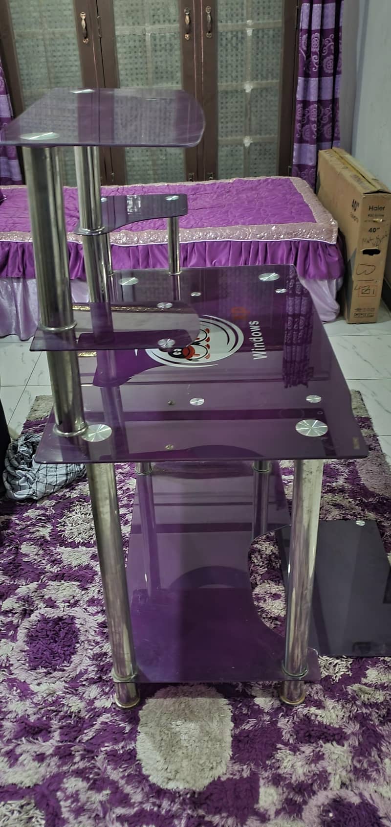 GLASS COMPUTER TABLE. 8