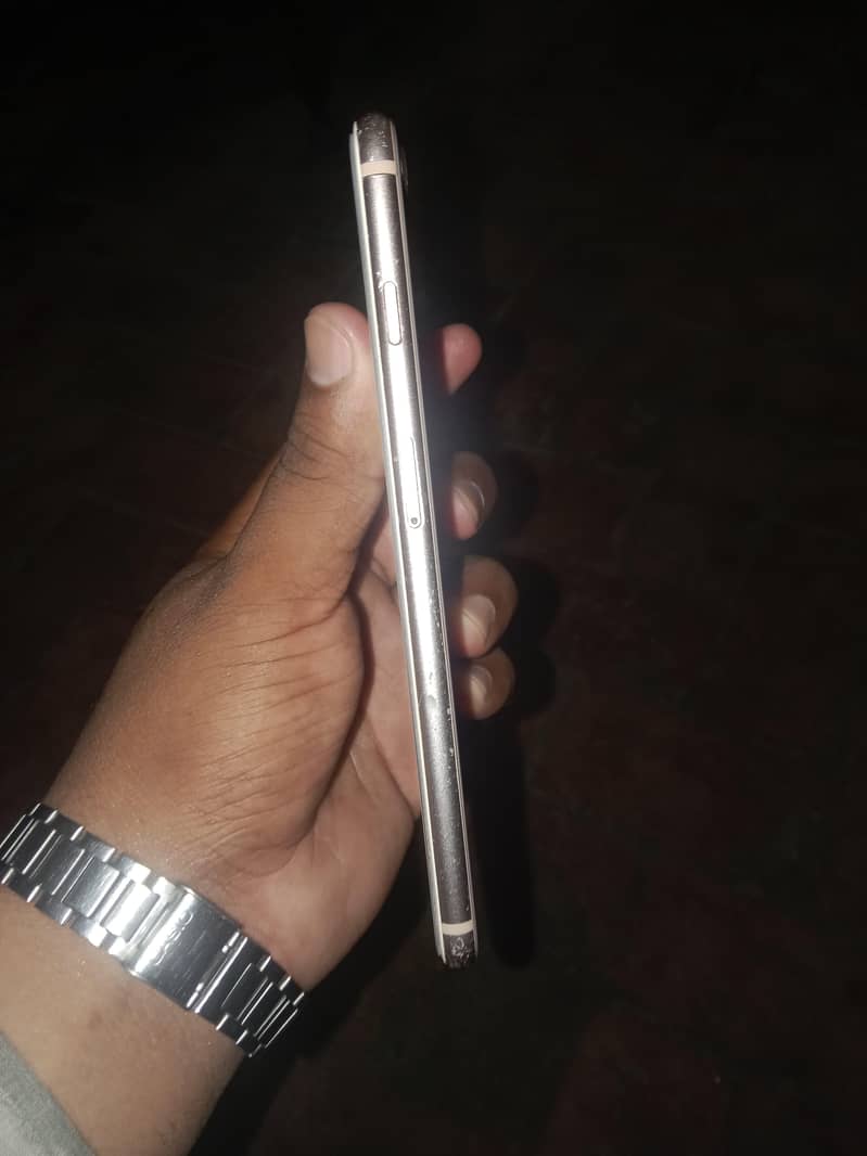Apple iPhone 8 Plus 1
