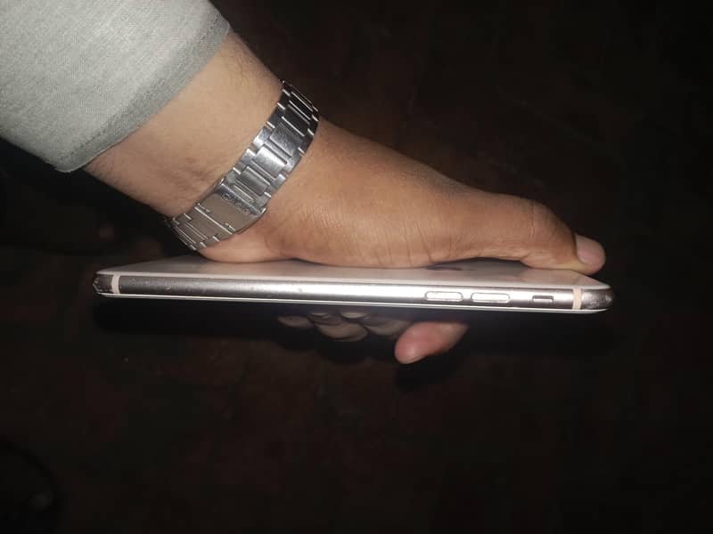 Apple iPhone 8 Plus 3