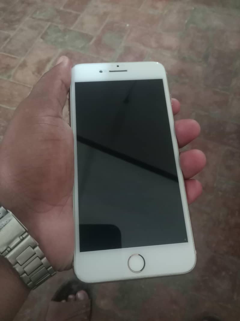 Apple iPhone 8 Plus 4