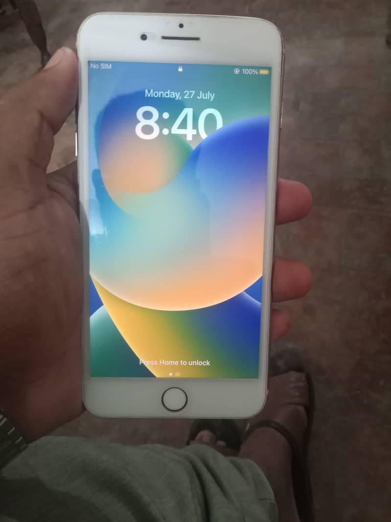 Apple iPhone 8 Plus 5