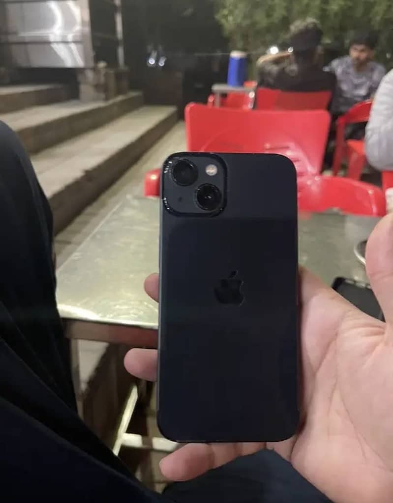 Apple iPhone 13 0