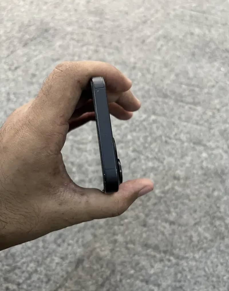 Apple iPhone 13 1