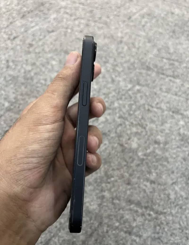 Apple iPhone 13 2