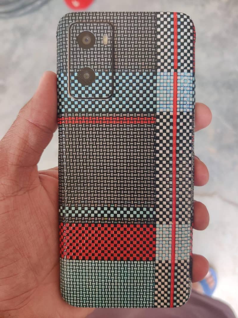 OPPO A76 1