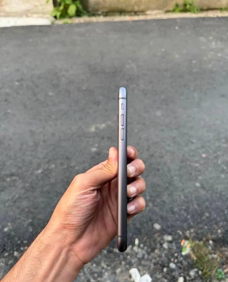 iPhone 11 | 64 2