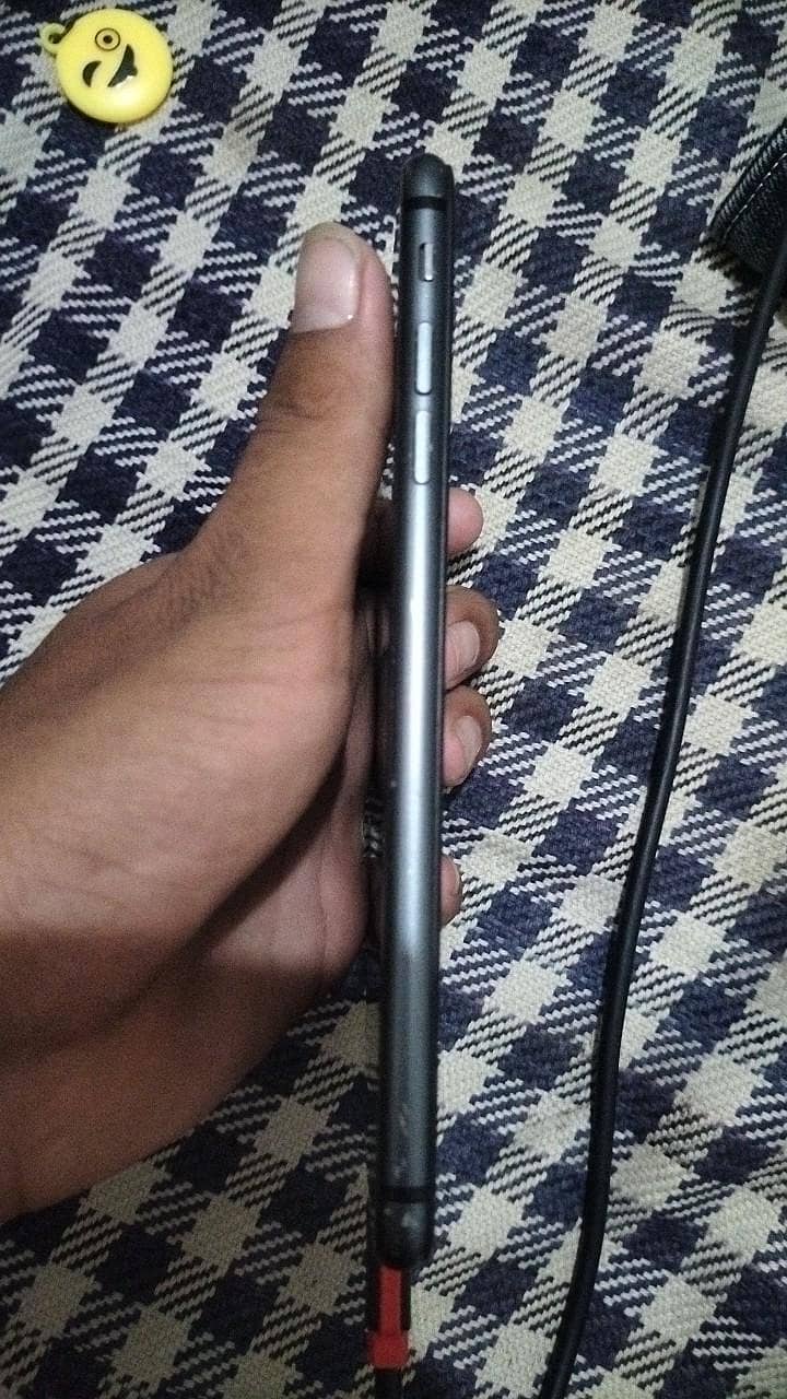 Apple iPhone 8 Plus 0