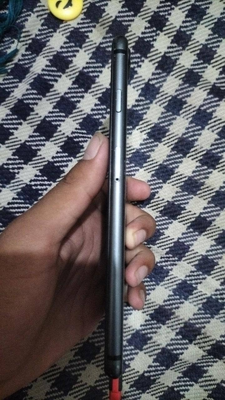 Apple iPhone 8 Plus 2