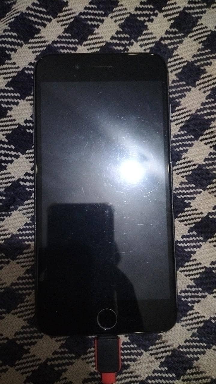 Apple iPhone 8 Plus 3