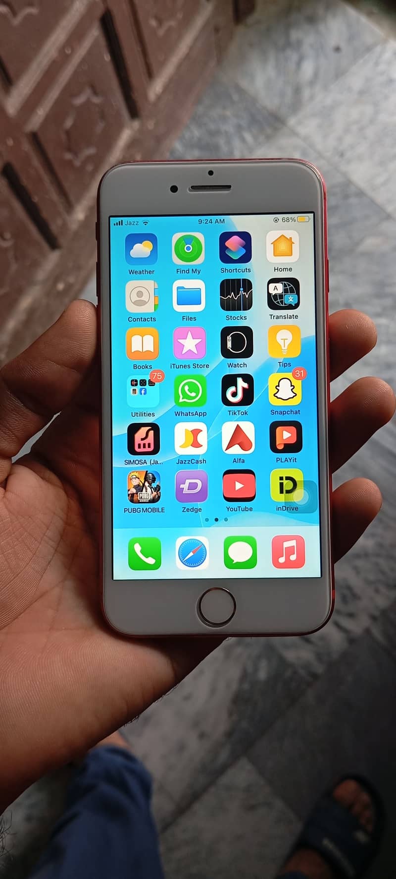 Apple iPhone 7 0