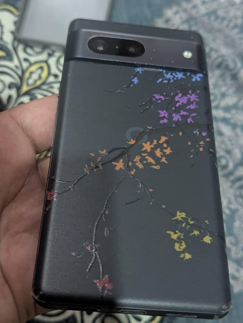 Google Pixel 7 4