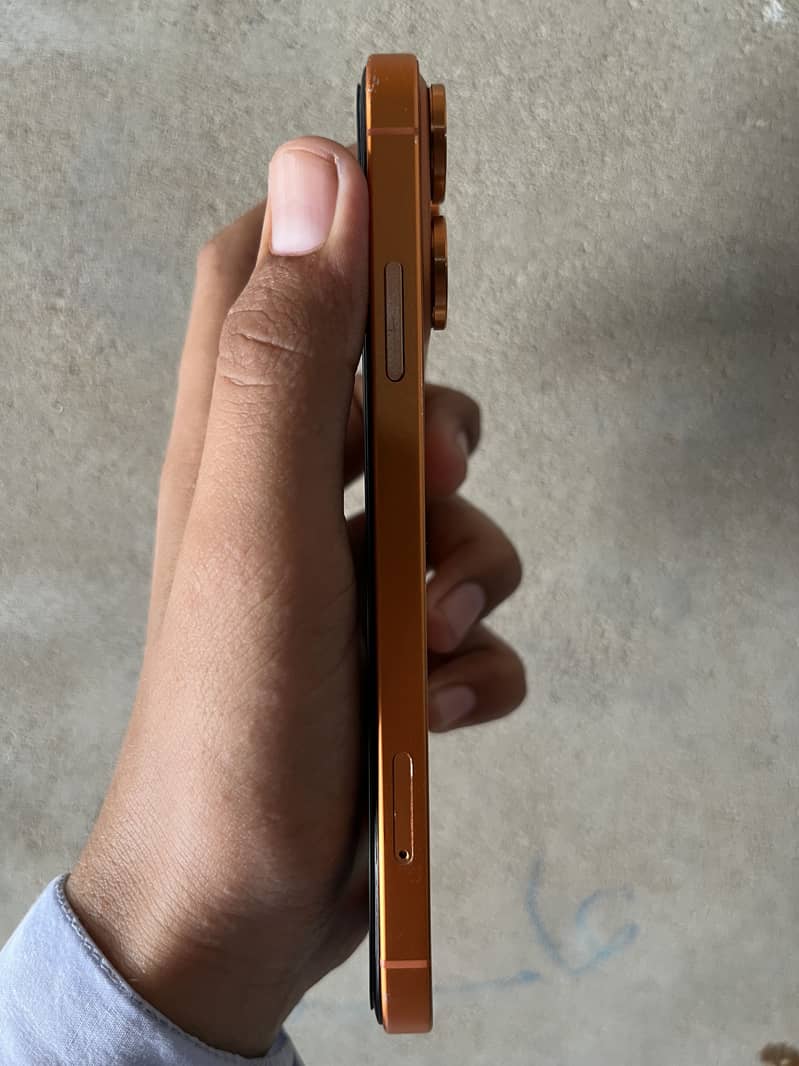 iPhone XR 1