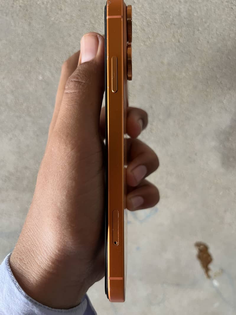 iPhone XR 3