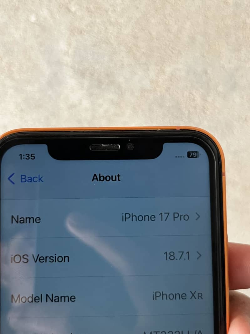 iPhone XR 4