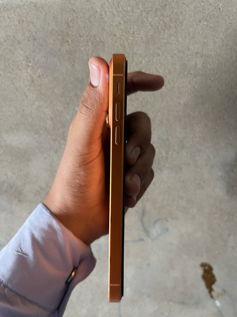 iPhone XR 5