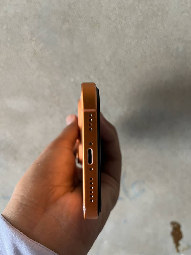iPhone XR 8
