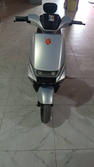 Metro T9 Sports Electric Scooty For Sale
