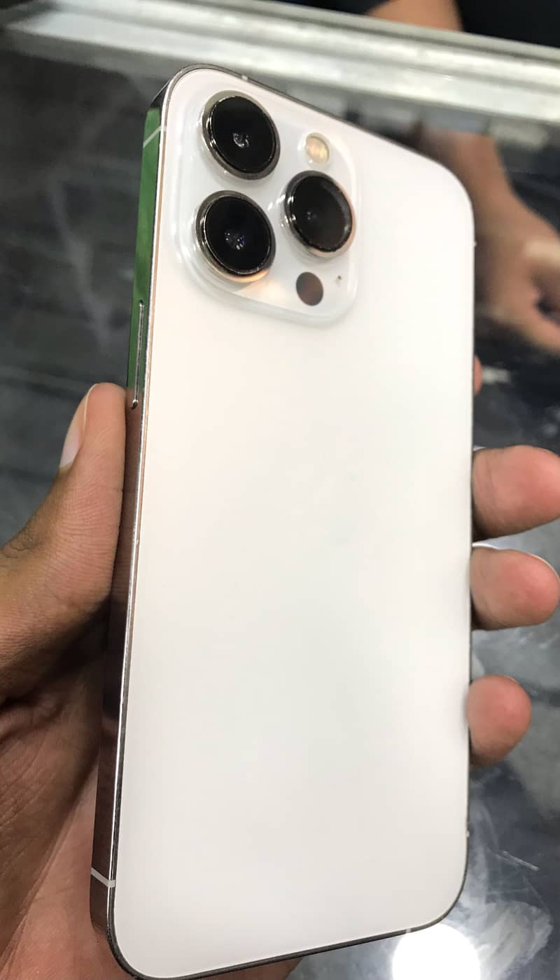 Apple iPhone 13 Pro 0