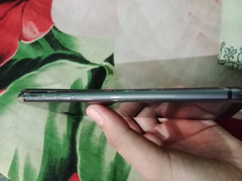 Apple iPhone 8 Plus 3