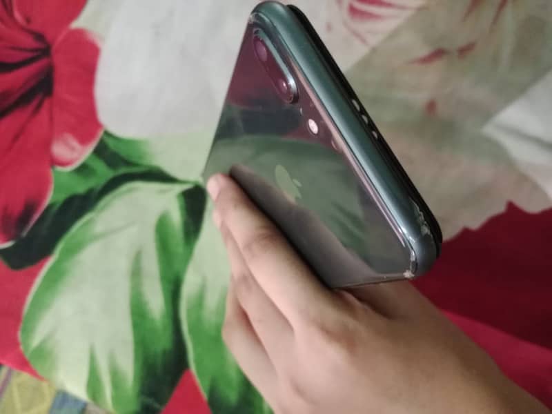 Apple iPhone 8 Plus 6