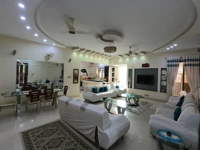 Highly-Coveted 500 Square Yards House Is Available In Gulshan-E-Iqbal - Block 7 For Sale