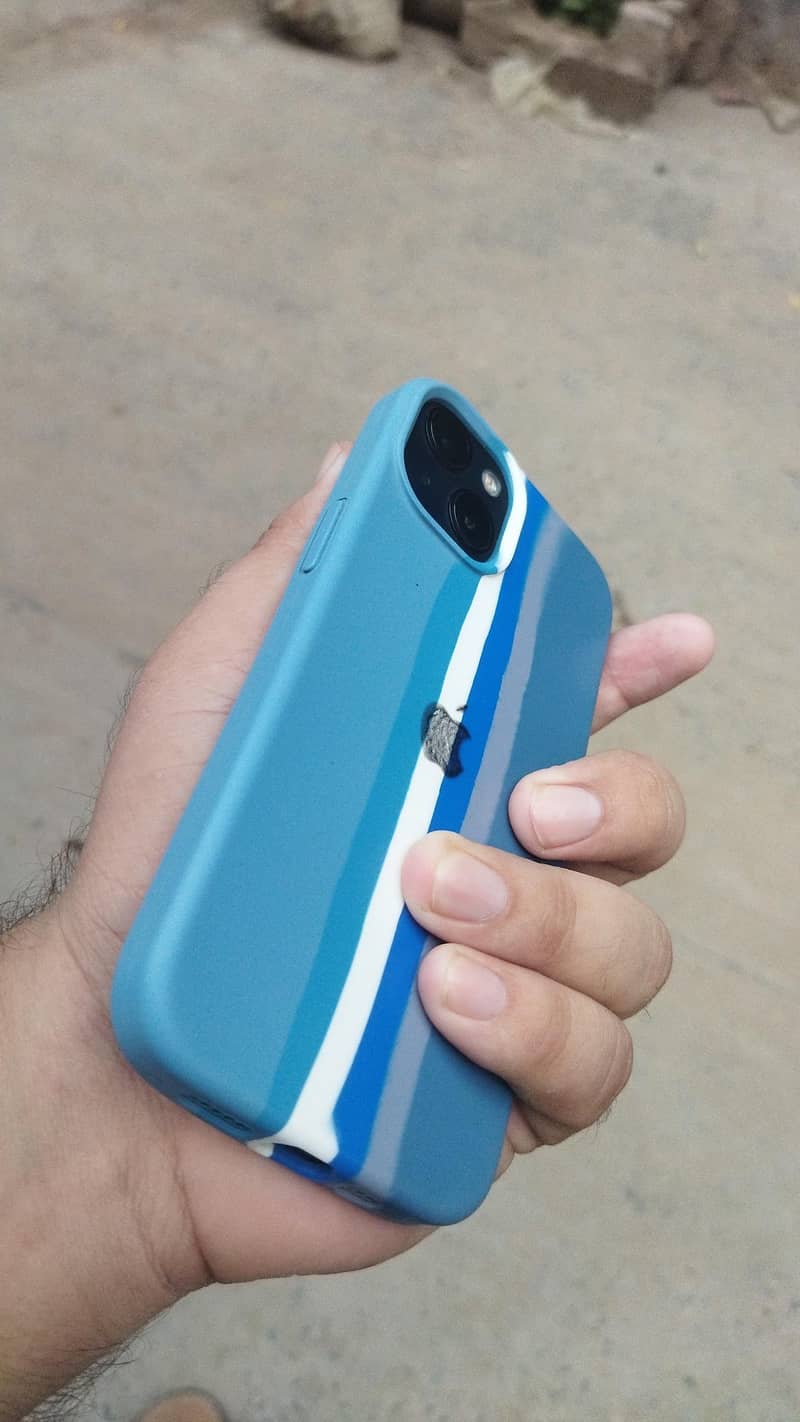 Apple iPhone 13 2